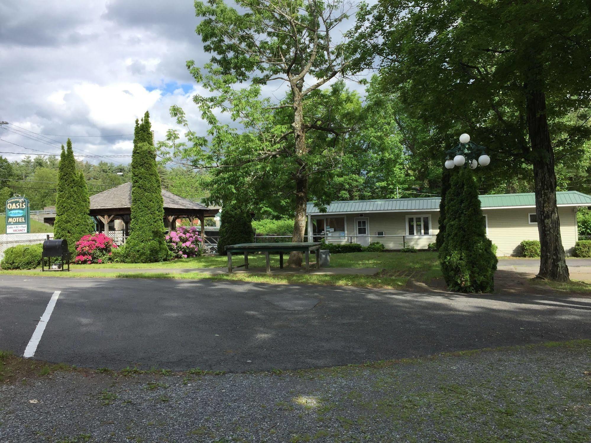 לייק ג'ורג' Adirondack Oasis Motel מראה חיצוני תמונה